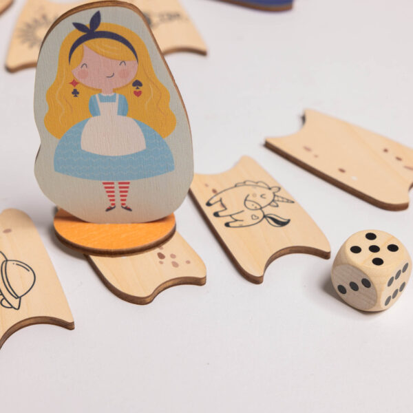 Creavventure. gioco in legno da montare per creare avventure e stimolare lo storytelling nel bambino.